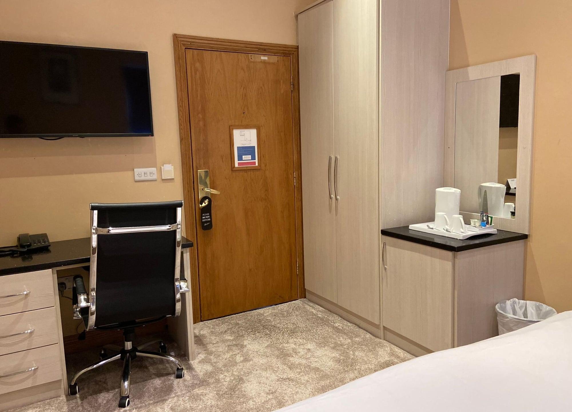 Baylis House Hotel Slough Bagian luar foto