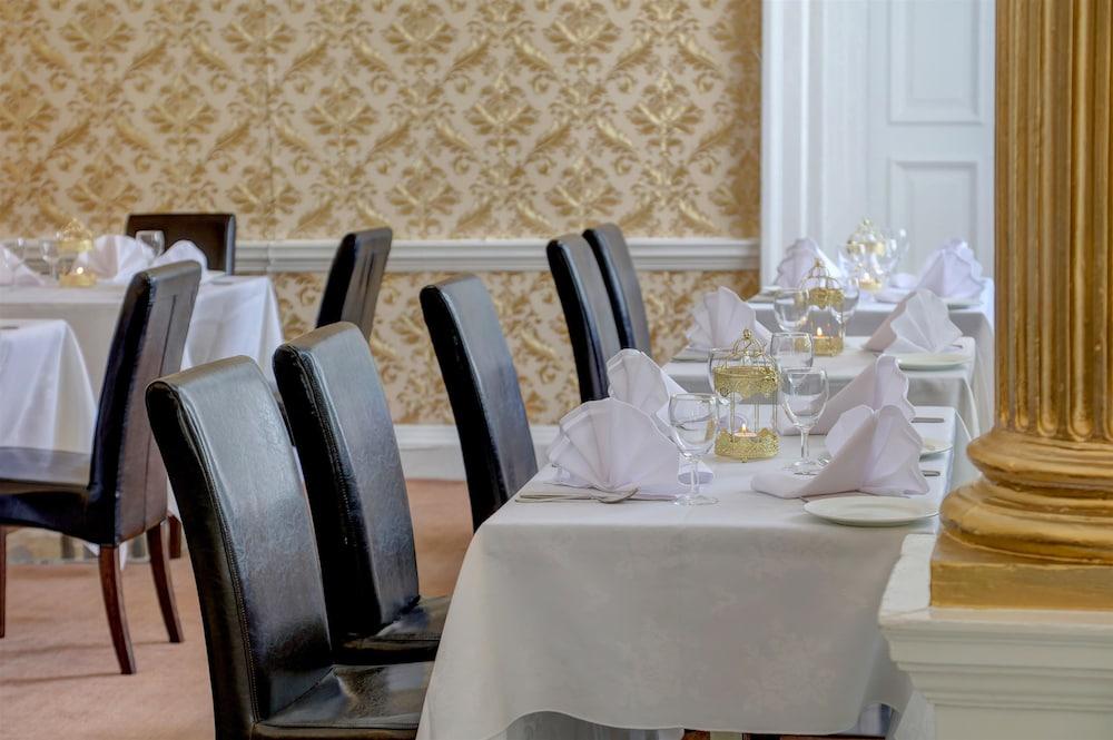 Baylis House Hotel Slough Bagian luar foto