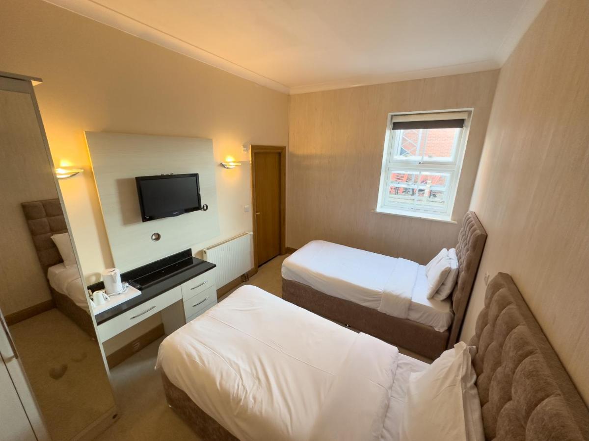 Baylis House Hotel Slough Bagian luar foto