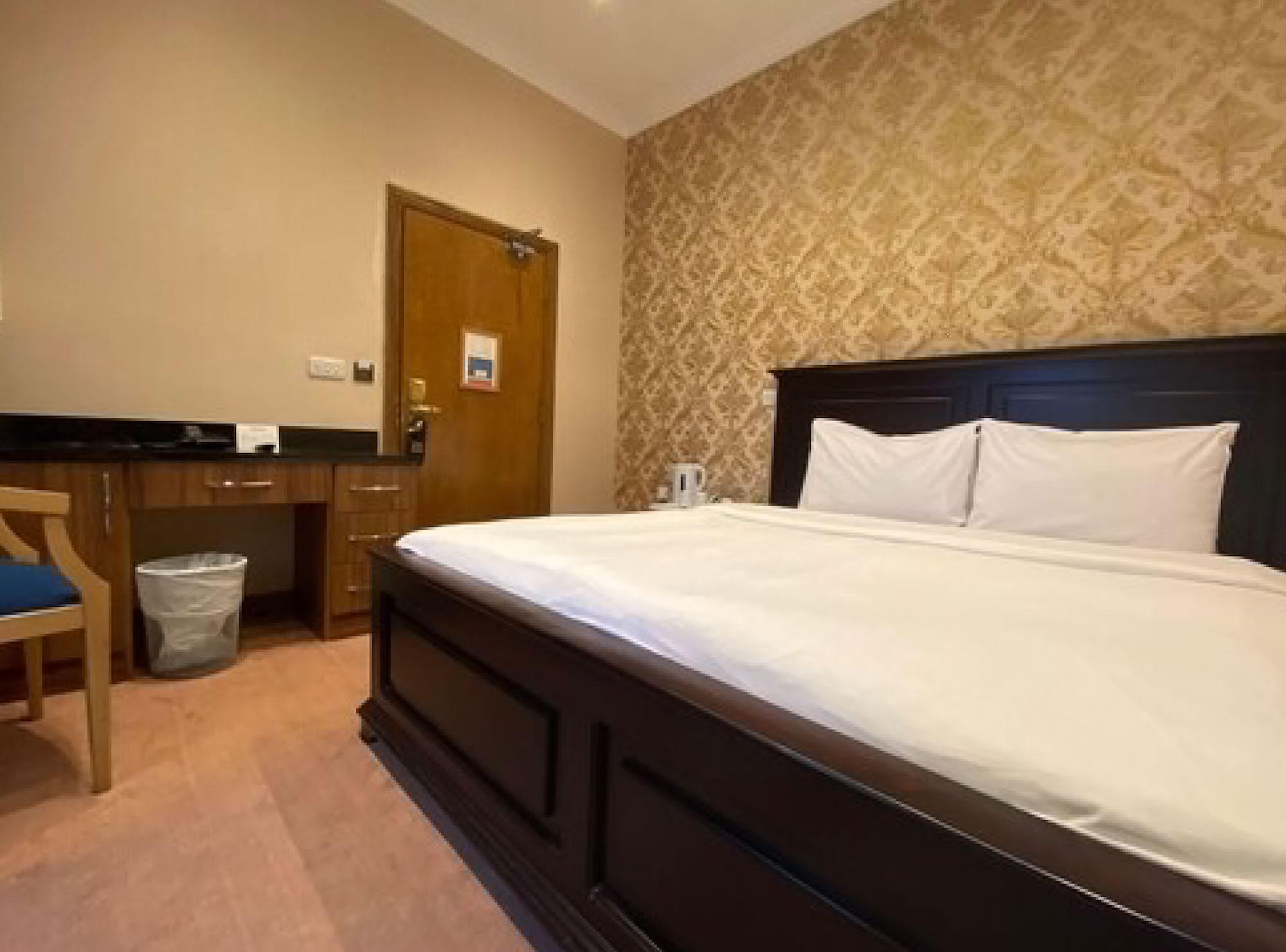 Baylis House Hotel Slough Bagian luar foto