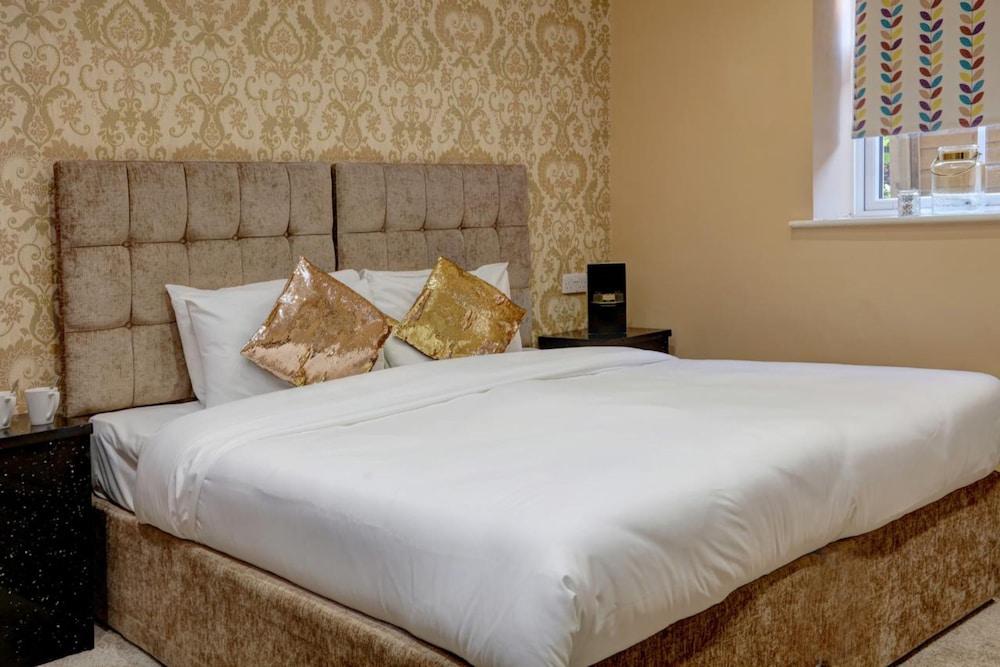 Baylis House Hotel Slough Bagian luar foto