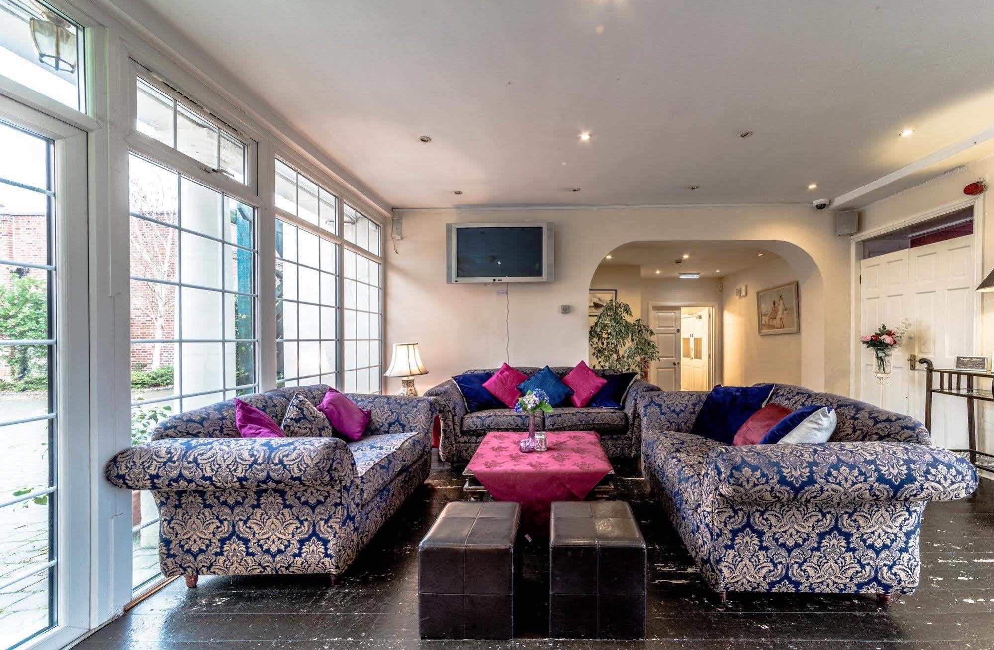 Baylis House Hotel Slough Bagian luar foto
