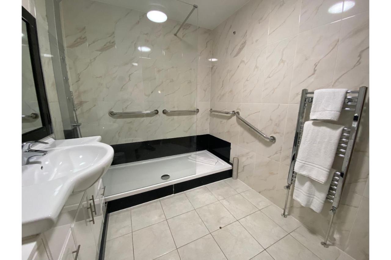 Baylis House Hotel Slough Bagian luar foto
